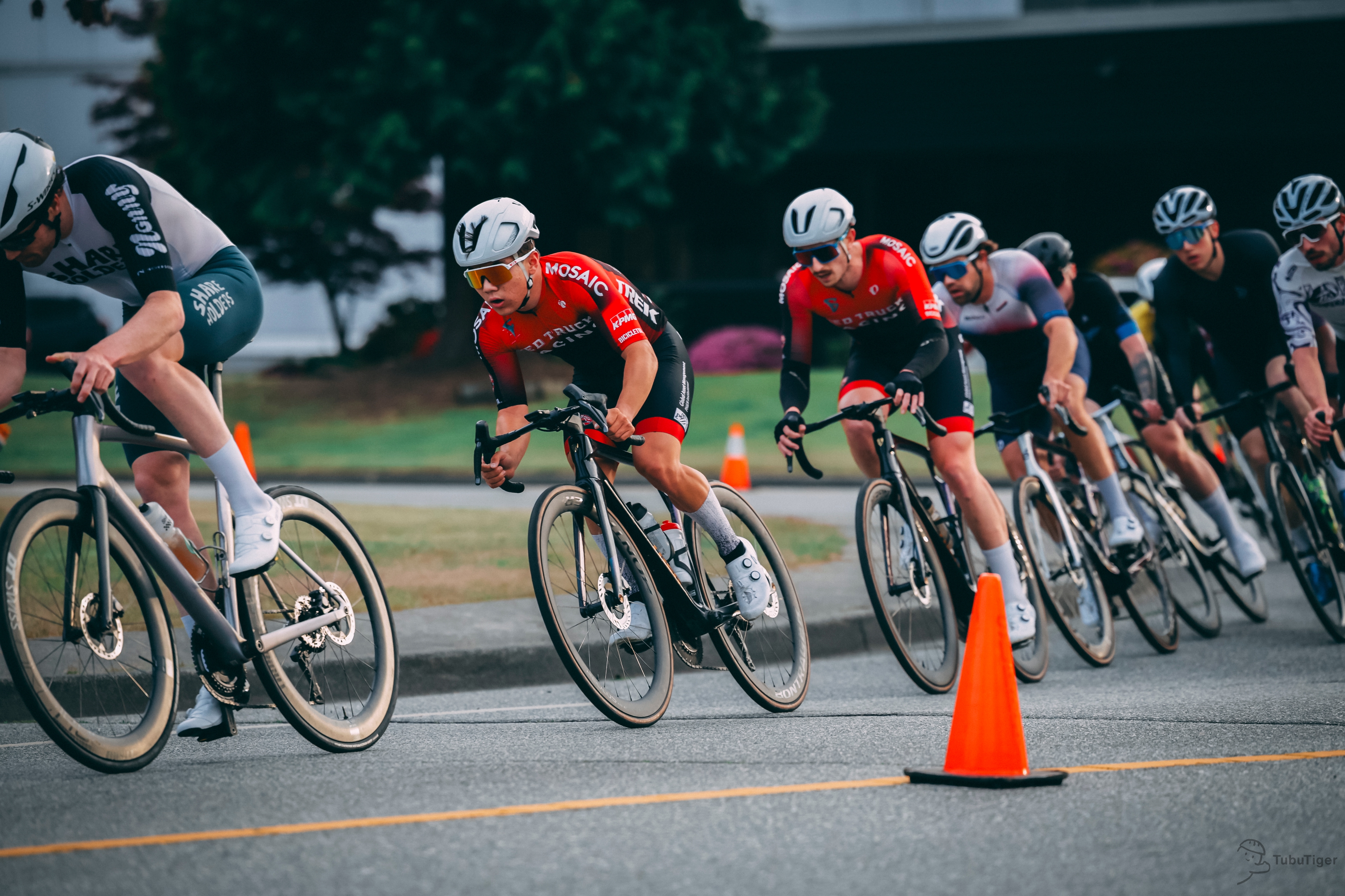 https://cdn.tubutiger.com/cycling/Best-of-2025-Vancouver-Cycling-Races/15.jpg